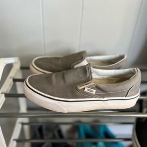 Size 7 womens slip on grey vans. Super comfy and cute with trousers!